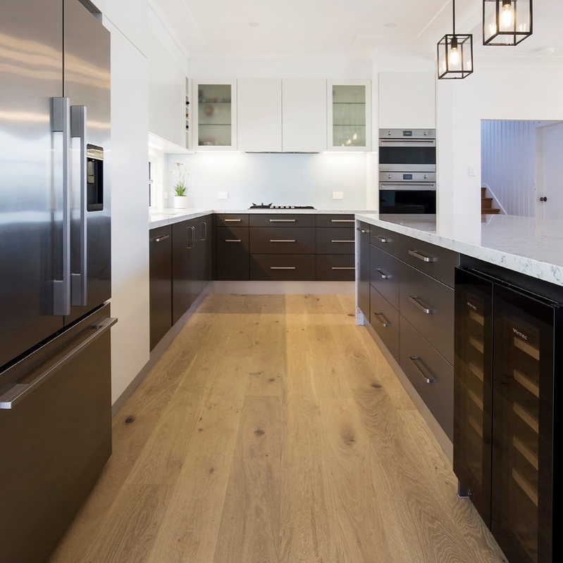 Puerta modular de madera RTA del armario de cocina de la melamina gris oscuro y blanca antidumping