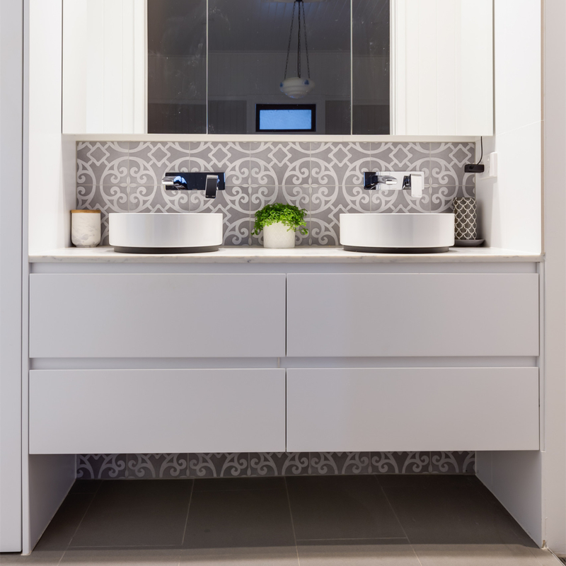 Soporte minimalista de la pared de Matte White Flat Panel Melamine del espejo de las unidades de la vanidad del cuarto de baño