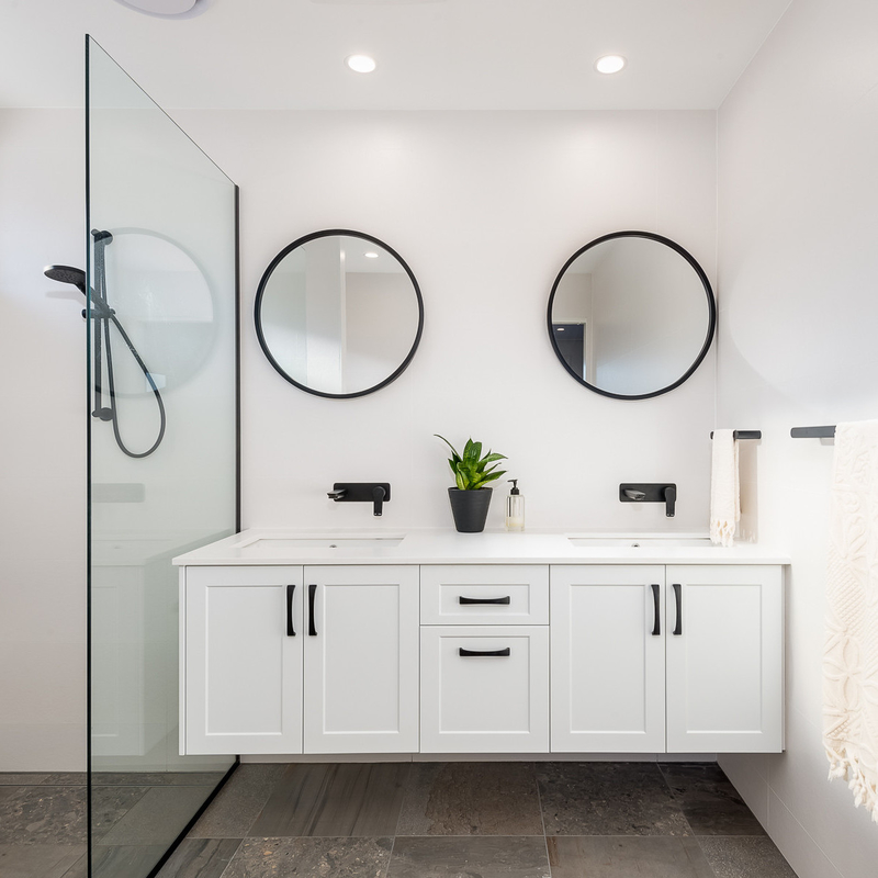 La vanidad derecha única del cuarto de baño de Shaker Style Multi Color Lacquer fijó sanitario