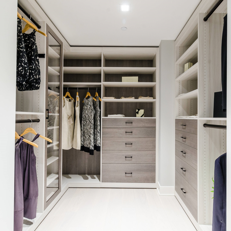 U forma el paseo de madera de Matte Grey Melamine Walk Through Wardrobe en almacenamiento del traje