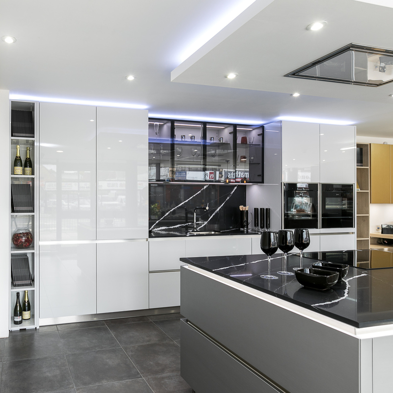 La aduana me hace forma al armario de cocina de la laca alto lustre la base blanca Matte Gray Island