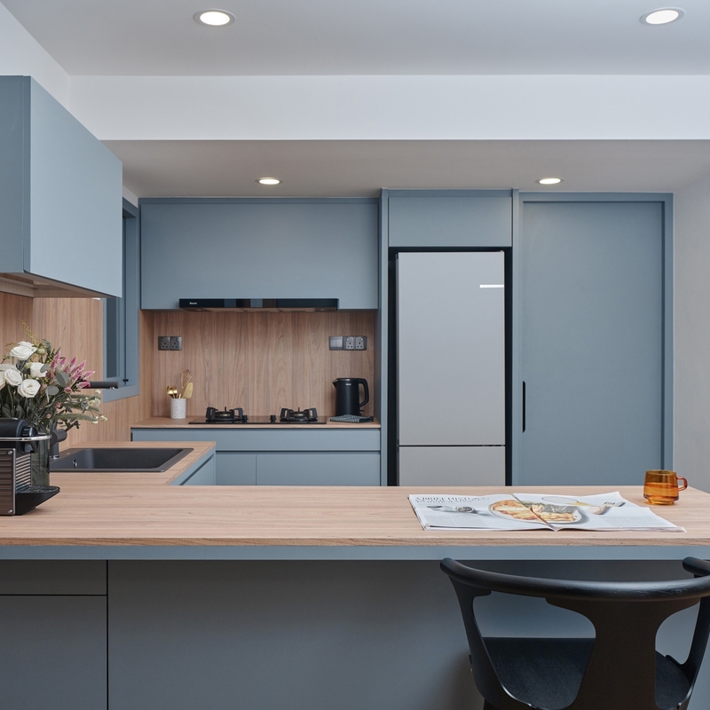 Cocina libre de la manija de la laca de armario de cocina de madera del color azul del grano fijada con la encimera