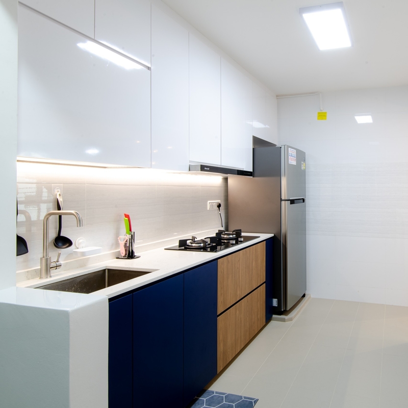 Textura de madera modular del alto del lustre de la laca del armario de cocina pequeño de los azules marinos hogar blanco moderno del almacenamiento