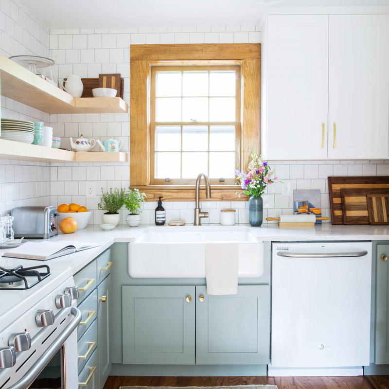 Juego de gabinete de cocina pequeño de laca azul claro estilo American Shaker con fregadero para cabaña