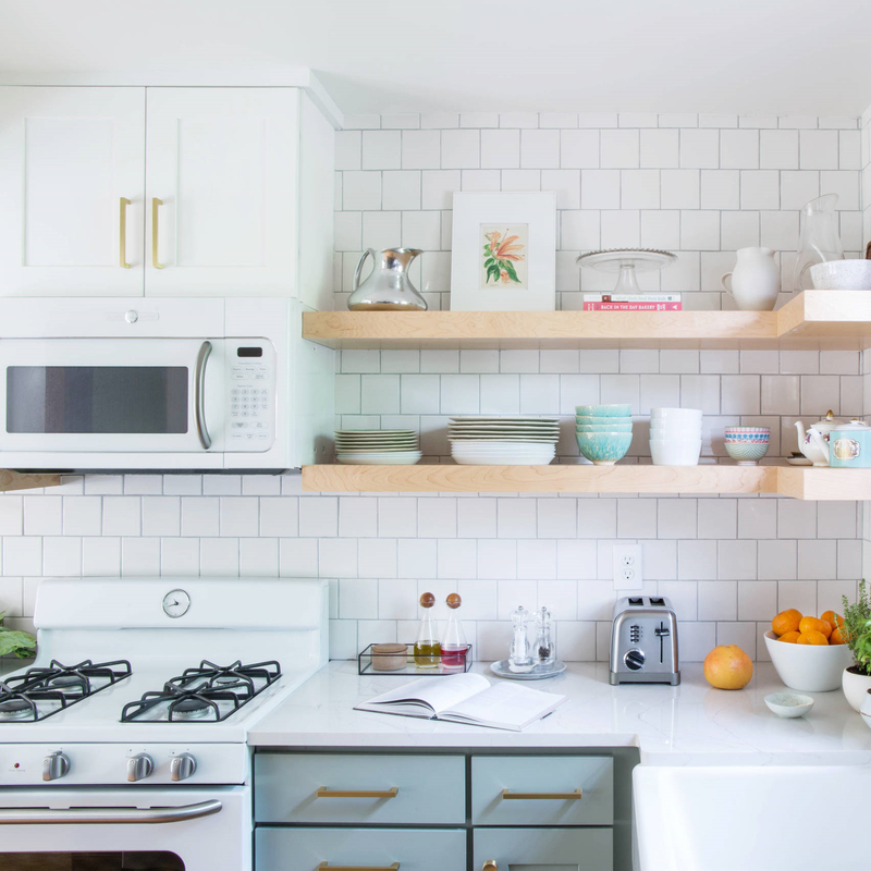 Juego de gabinete de cocina pequeño de laca azul claro estilo American Shaker con fregadero para cabaña