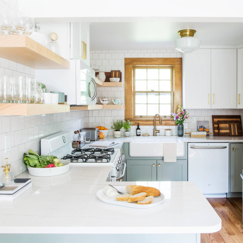 Juego de gabinete de cocina pequeño de laca azul claro estilo American Shaker con fregadero para cabaña