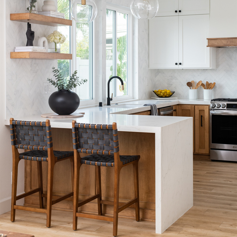 Gabinetes de cocina blancos para colgar en la pared con encimeras de cuarzo Bisagras de cierre suave de madera maciza
