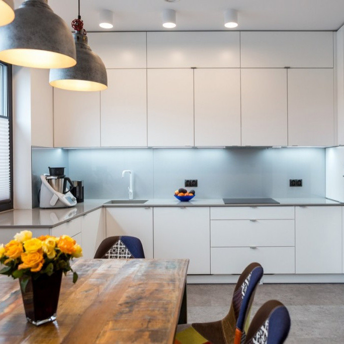 El último diseño moderno U forma el gabinete de pared moderno de la cocina de la alta laca del lustre para el apartamento casero del chalet