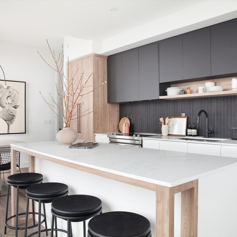 El foco de Matte White And Grey Lacquer en el armario de cocina moderno de lujo del diseño del gabinete fijó el embalaje montado