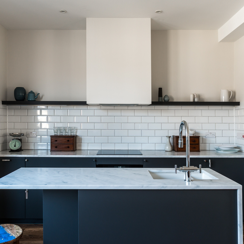 Muebles de apartamento de estilo moderno Laca negra Mat Island y armarios de base de cocina con 3 cajones