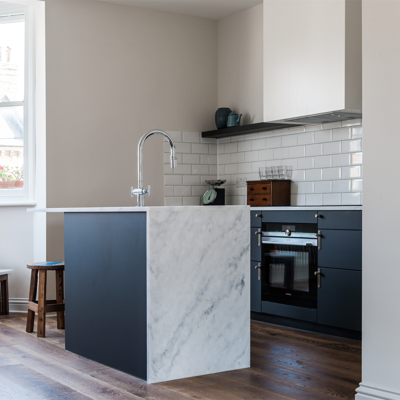 Muebles de apartamento de estilo moderno Laca negra Mat Island y armarios de base de cocina con 3 cajones