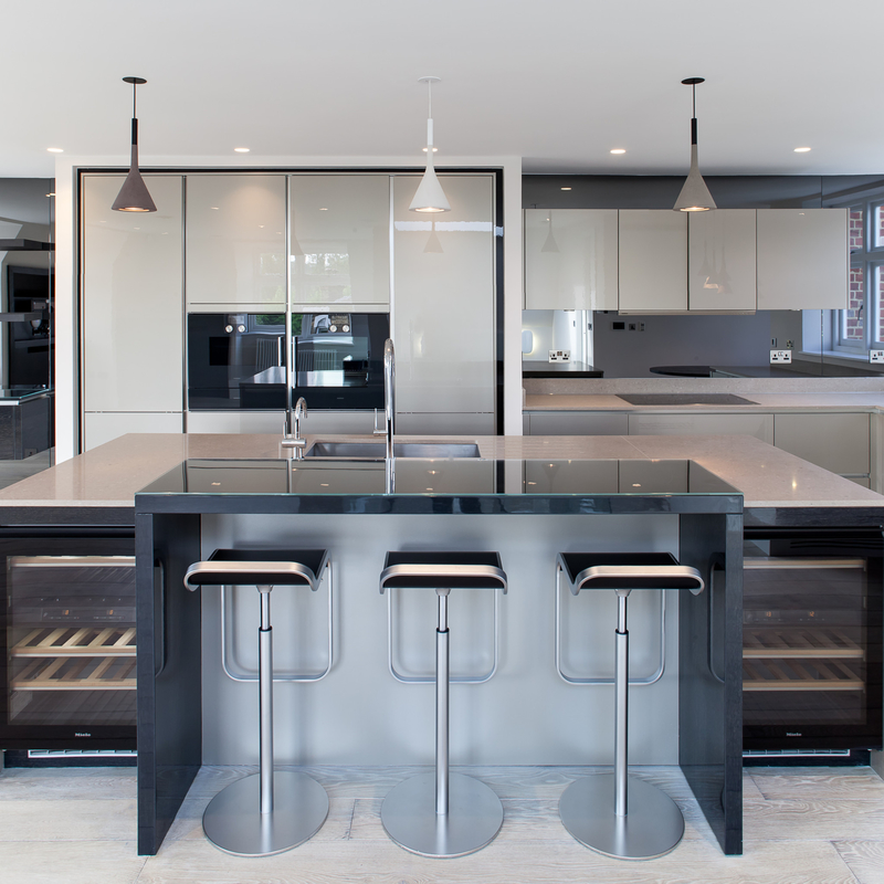 Listo para ensamblar diseño sin manos champán de alta brillantez acrílico tablero alemán gabinete de cocina con isla